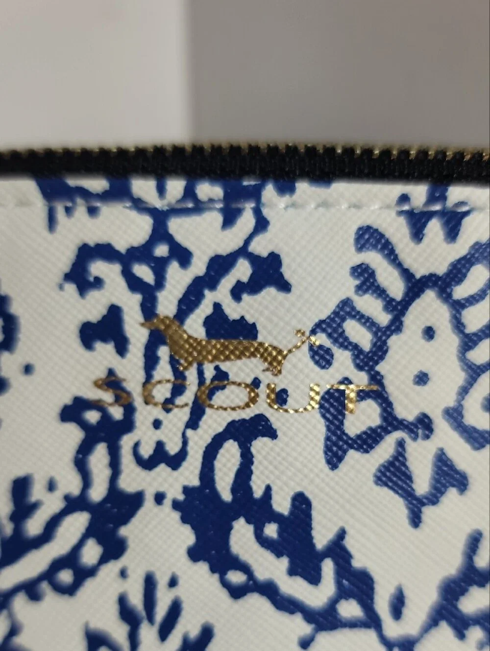 Scout  THE BLUE HOUR Blue and White Patterned Wristlet -NWT